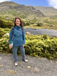 Frau in der Natur, Irland